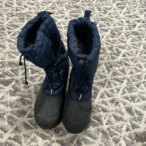 Men’s size 10.5 snow boots